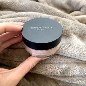 Bare minerals foundation